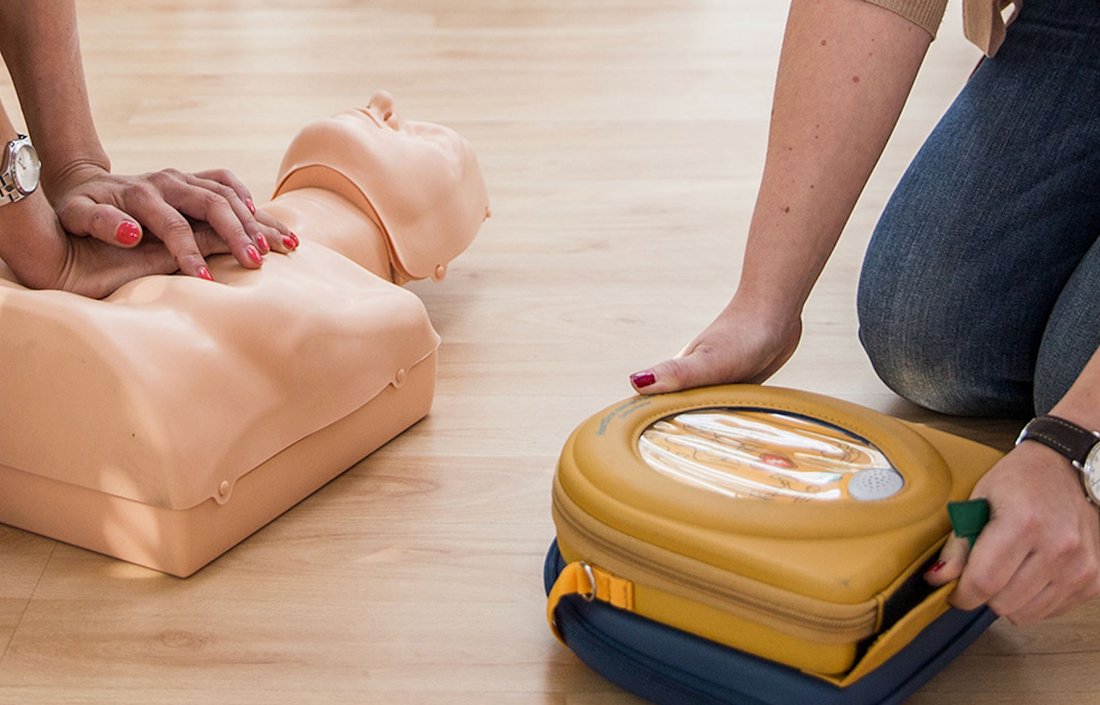 Wann ist es sinnvoll, sich als Unternehmen einen Defibrillator anzuschaffen?